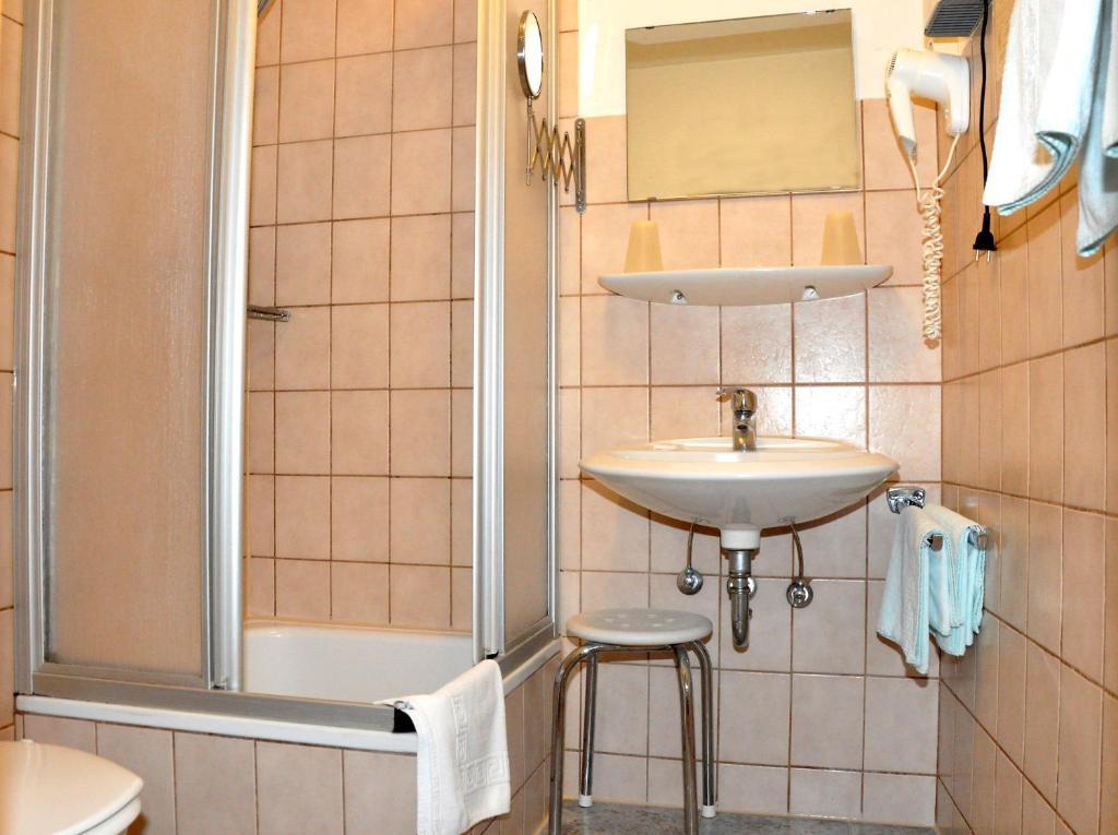 Hotel Rheinstein Ruedesheim am Rhein Phòng bức ảnh